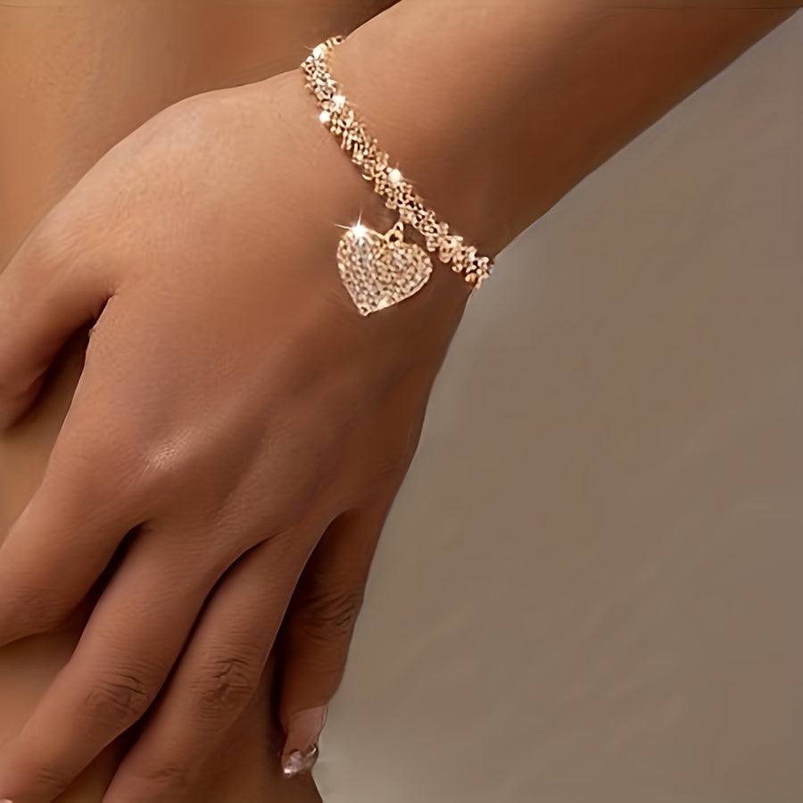 Luxurious Rhinestone Heart Pendant Bracelet for Women - Elegant Copper Fashion Accessory, Perfect Gift