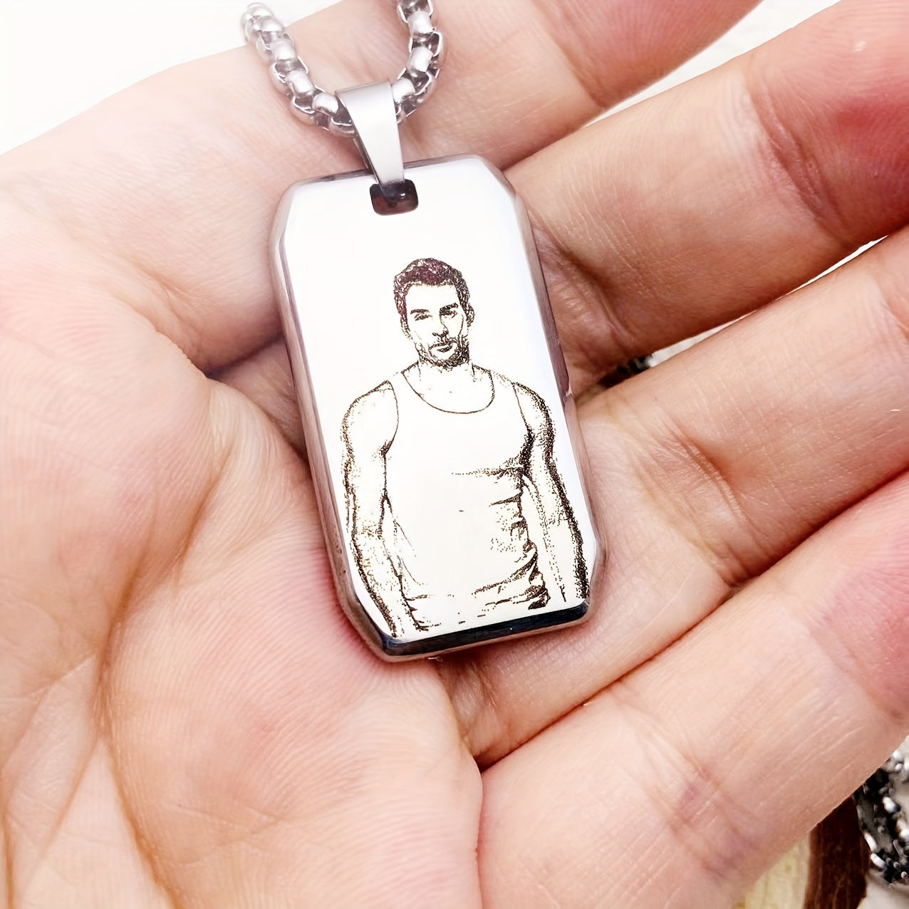 Customized Item: A Men's Square Pendant Necklace That Can Be Engraved With A Picture, Personalized Custom Engraving Of Characters/logos/patterns On The Necklace, A Cute And Simple Accessory For Daily Wear, Suitable For Both M