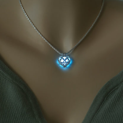 Nooxian Elegant Heart-Shaped Luminous Pendant Necklace - Classic Vacation Style, Glow-in-the-Dark Resin Charm, Copper Chain, Ideal for Daily Wear & Gifts, Valentine'S Day Special, Luminous Jewelry|Classic Necklace|Resin Penda