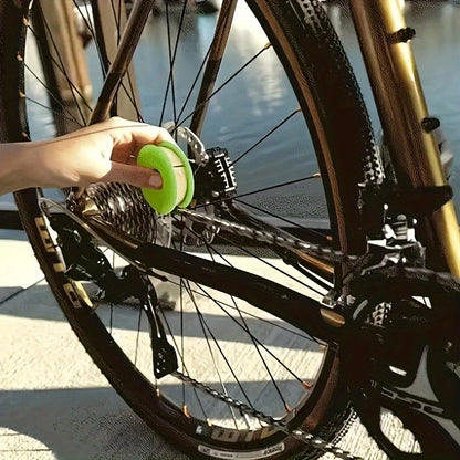 1pc Portable Bike Chain Oiler Tool - Effortless Maintenance with Anti-Rust Lubricant, Green PP Material, Ideal for All-Weather Use, Bike Maintenance Essentials | Green Plastic Oiler | Durable Plastic Oiler