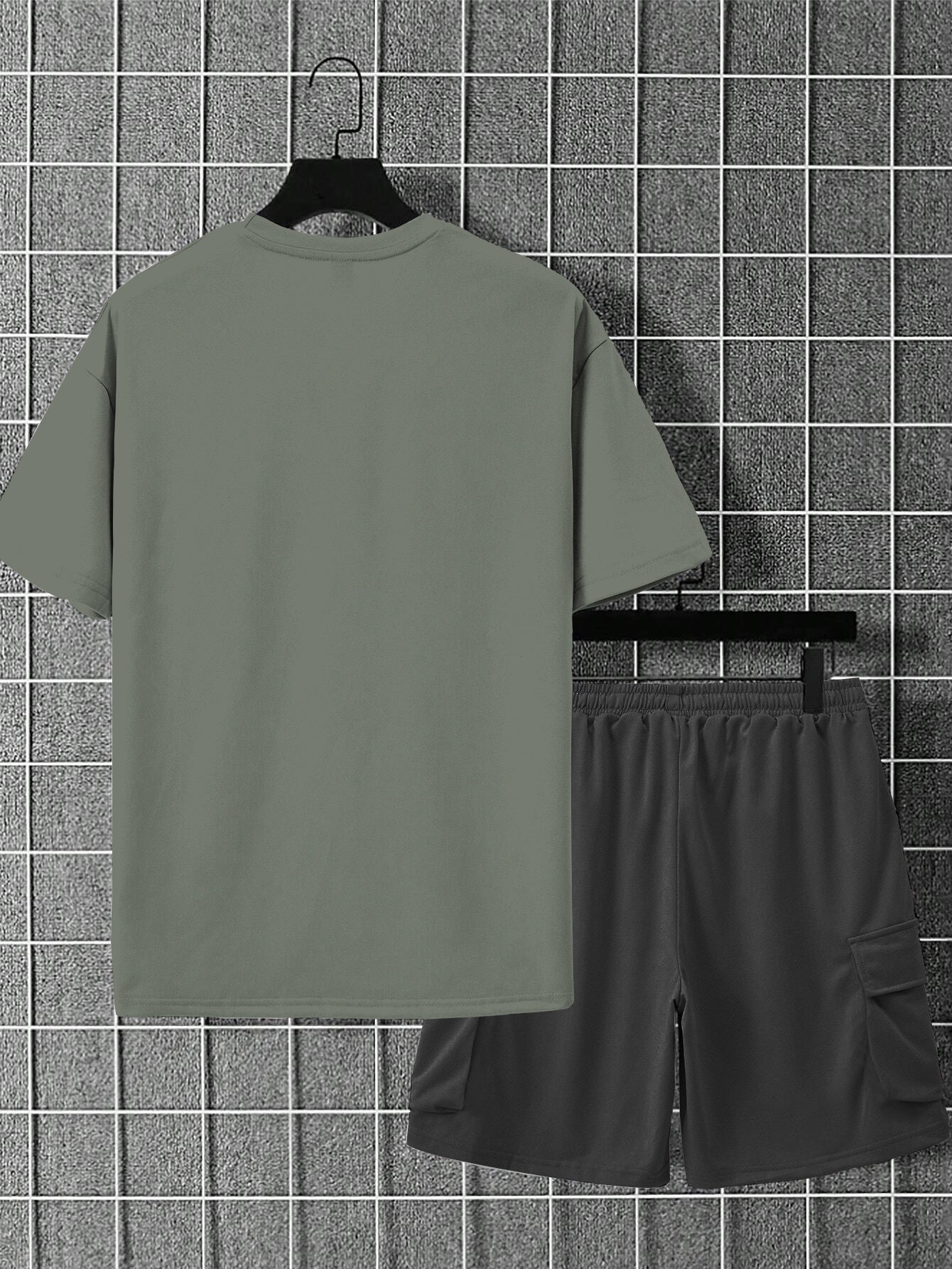 New Loose Fit Breathable Men's Crew Neck Short Sleeve T-Shirt and Workwear Style Multi-Pocket Shorts Set, Summer Casual Sportswear Two-Piece Outfit, Stylish Versatile Top and Pants for Both Men and Women