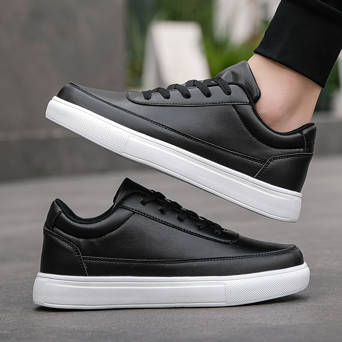 Lightweight Solid Skate Shoes - Men's Low Top Comfy Non Slip Casual Shoes - All Seasons Outdoor Walking Jogging Business Trip