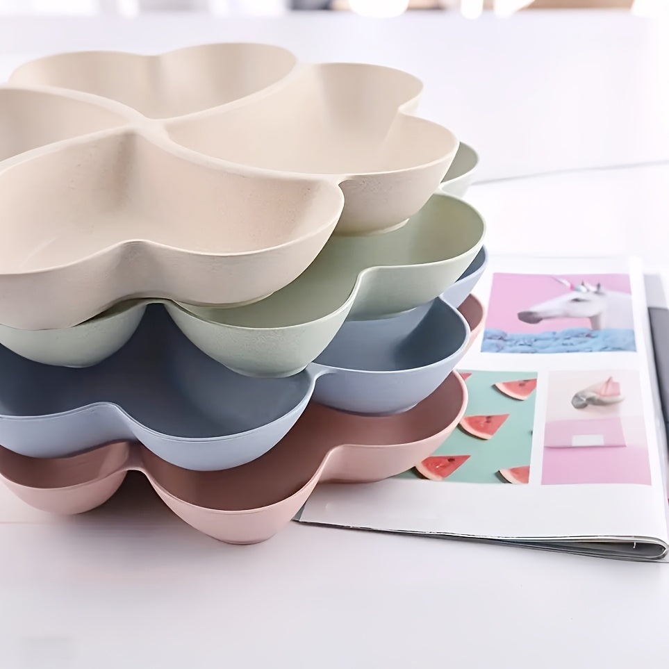 1 Heart-Shaped Food-Grade Plastic Divided Tray - Multi-Use Snack, Dessert, Fruit Serving Plate for Living Room and Coffee Table - Ideal for Parties, Weddings, and Coffee Shops, Coffee Table Decor | Modern Serving Tray | Durab