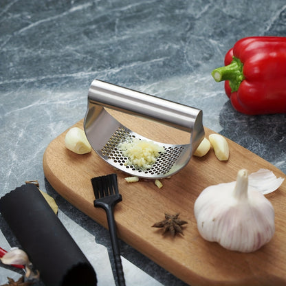 1pc Stainless Steel Garlic Rocker - Ergonomic Manual Garlic Mincer - Uncharged, Easy-Clean Garlic Crusher and Chopper for Kitchen Use