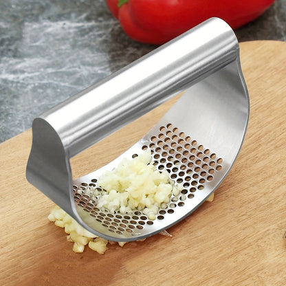 1pc Stainless Steel Garlic Rocker - Ergonomic Manual Garlic Mincer - Uncharged, Easy-Clean Garlic Crusher and Chopper for Kitchen Use