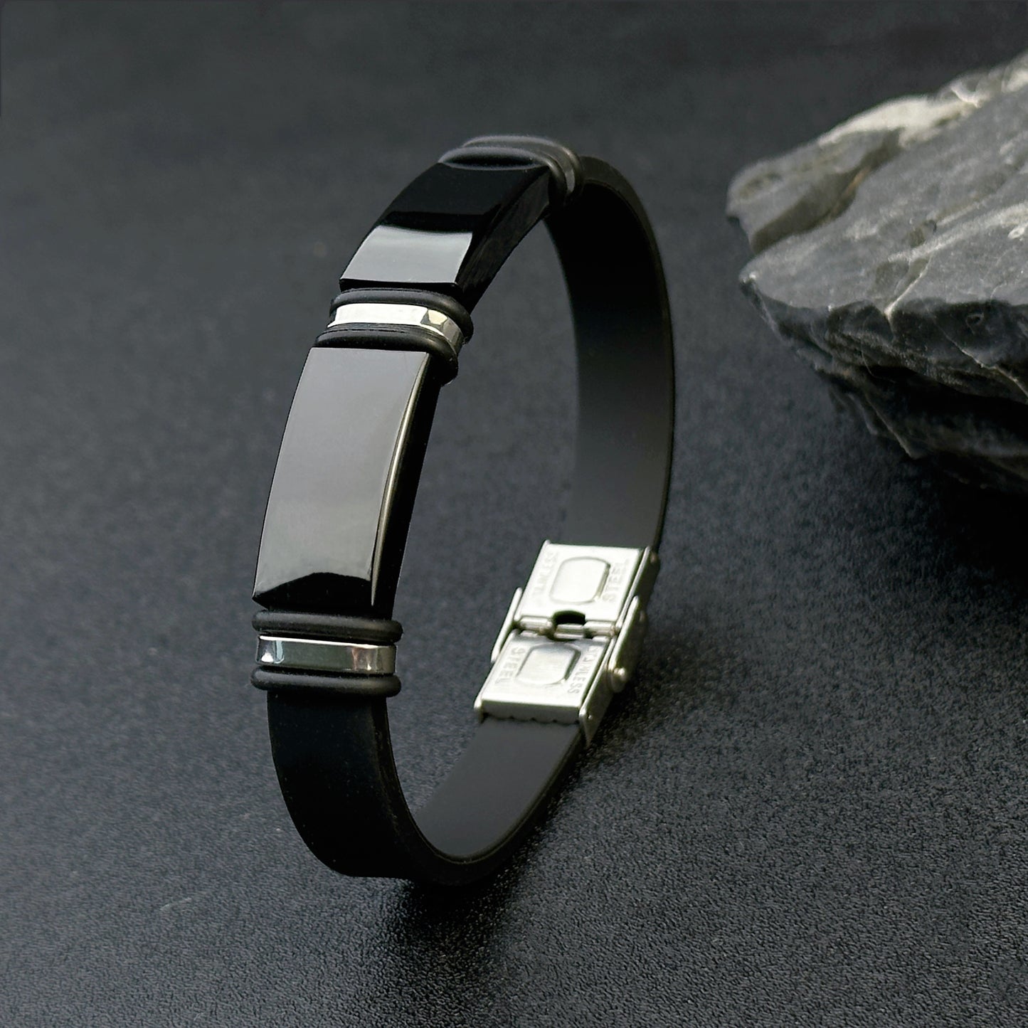 1pc Men'S Stainless Steel Adjustable Cuff Bracelet, Gunmetal Black Plating, Casual Style, Fashion Accessory, with Silicone Lining for Jewelry Gift
