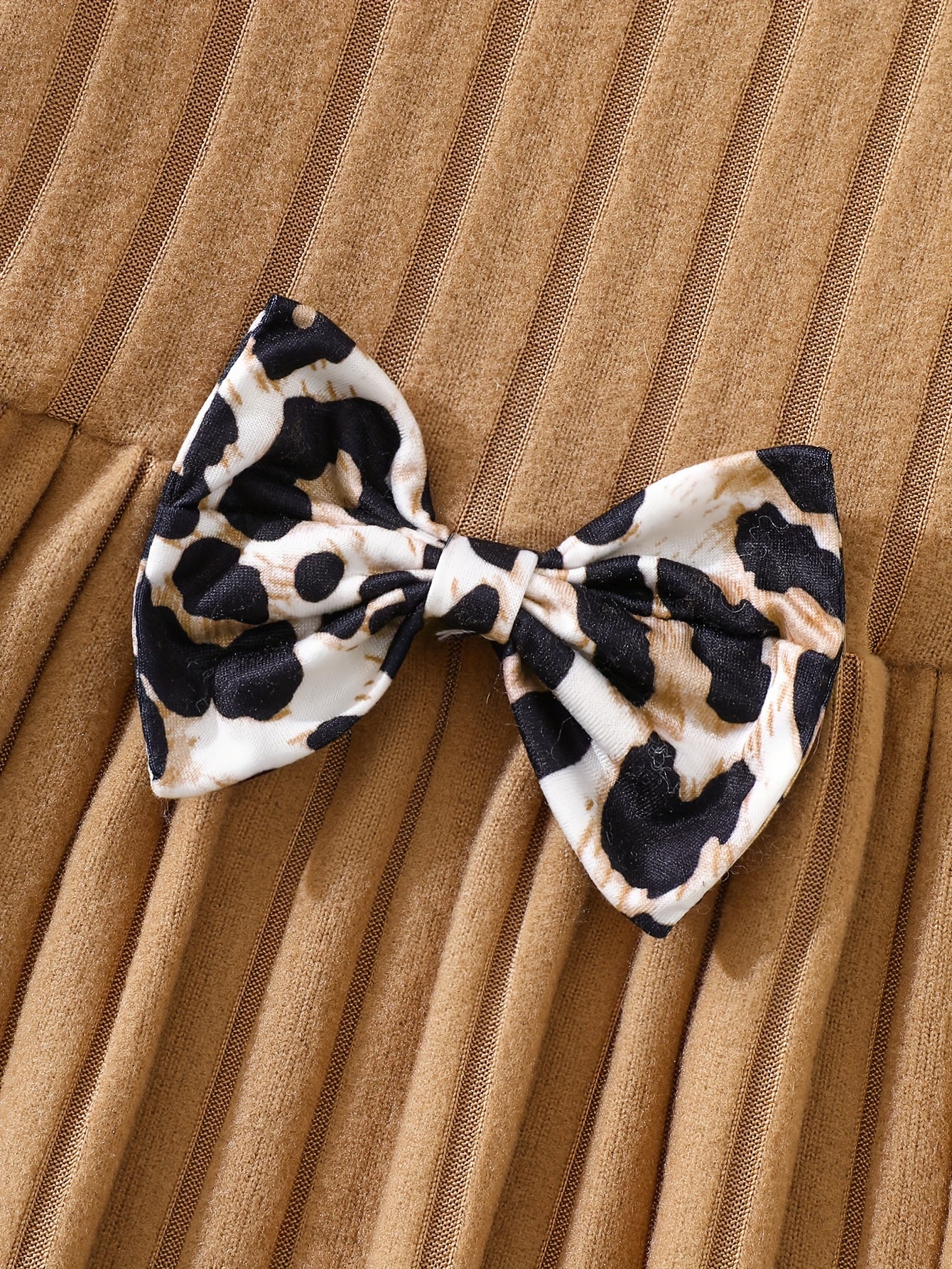 2pcs Set. Girls' Autumn and Winter Casual Outfit, Plush Ribbed Long Sleeve Top with Bow Detail, Leopard Print Pants, Perfect for Outdoor Activities and Sports Vacation as a Gift, Perfect for Outdoor