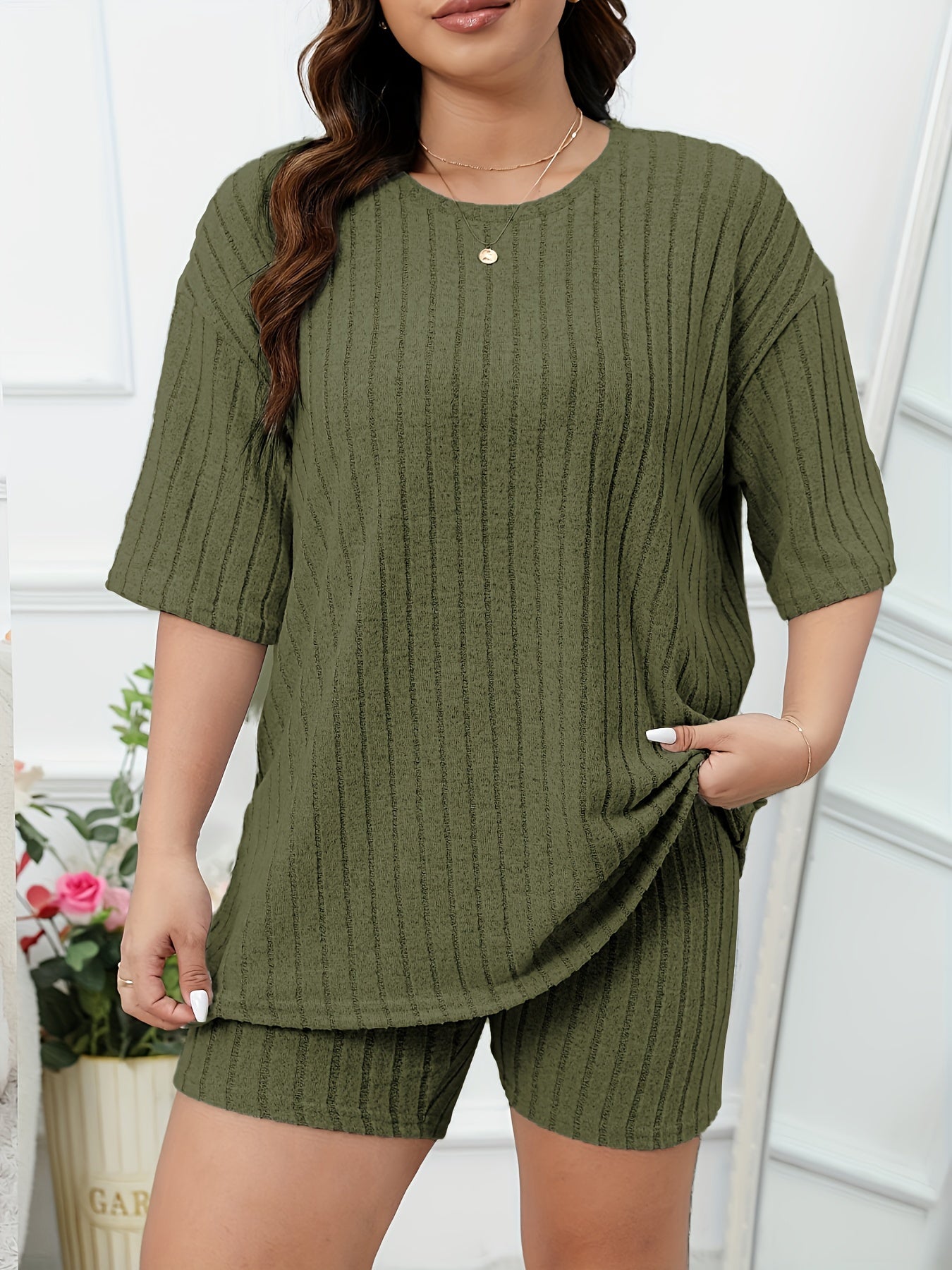 Women's Casual Lounge Set, Plus Size Solid Ribbed Short Sleeve Round Neck Top & Shorts Pajamas 2 Piece Set