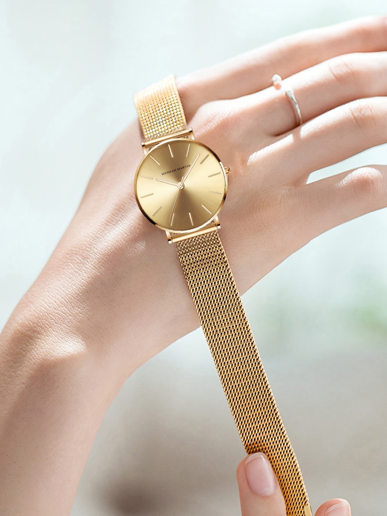 New Arrival 1pc Fashionable 's Rose Golden Watch, Golden & Silvery Stainless Steel Mesh Strap, Gorgeous Quartz Watch, Suitable for Daily Vacation Banquet Wear, Comes with Black Exquisite Box and Also Suitable as Gift - Girlfr