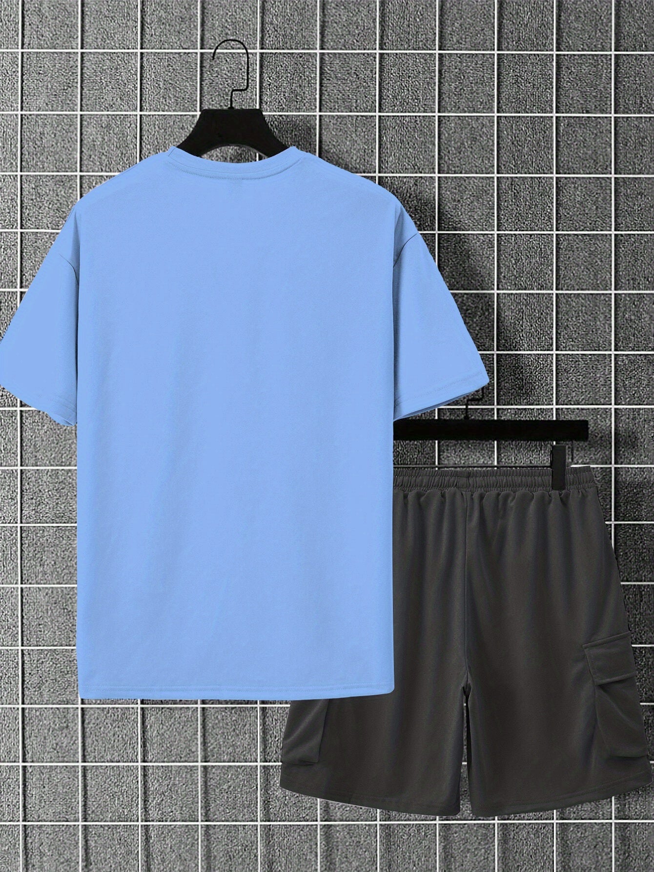 New Loose Fit Breathable Men's Crew Neck Short Sleeve T-Shirt and Workwear Style Multi-Pocket Shorts Set, Summer Casual Sportswear Two-Piece Outfit, Stylish Versatile Top and Pants for Both Men and Women