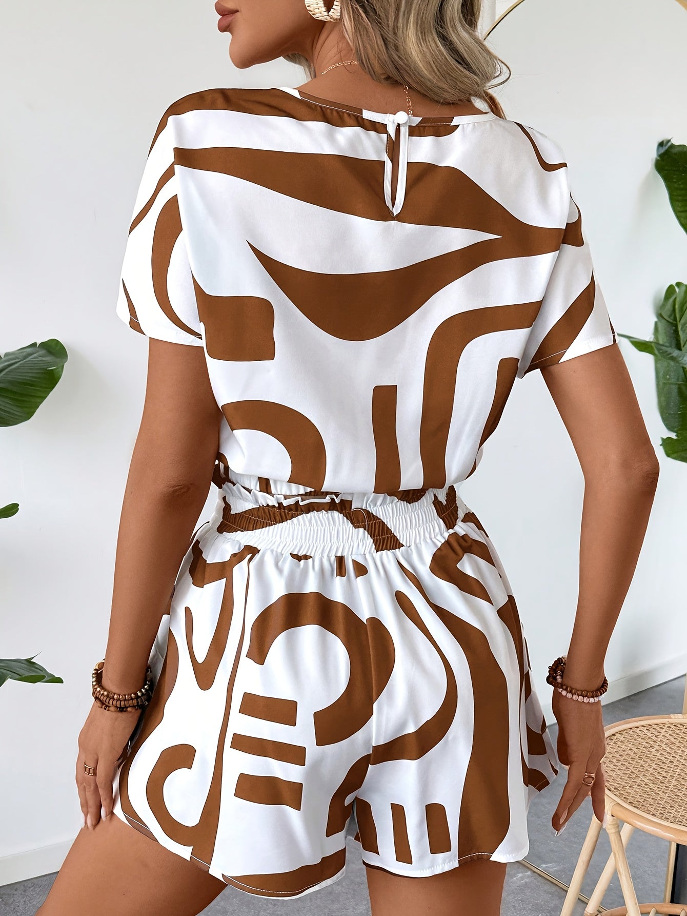 Women'S Elegant Geometric-Patterned Suit with Applique Details - White and Brown, Spring/Summer Collection, Includes a Blazer, Blouse, and Shorts, Casual Attire|Geometric Pattern|Woven Fabri