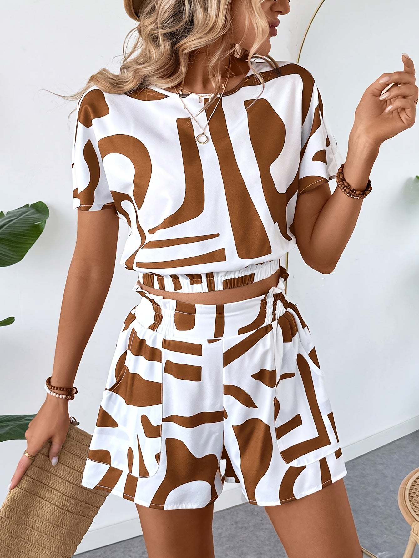 Women'S Elegant Geometric-Patterned Suit with Applique Details - White and Brown, Spring/Summer Collection, Includes a Blazer, Blouse, and Shorts, Casual Attire|Geometric Pattern|Woven Fabri