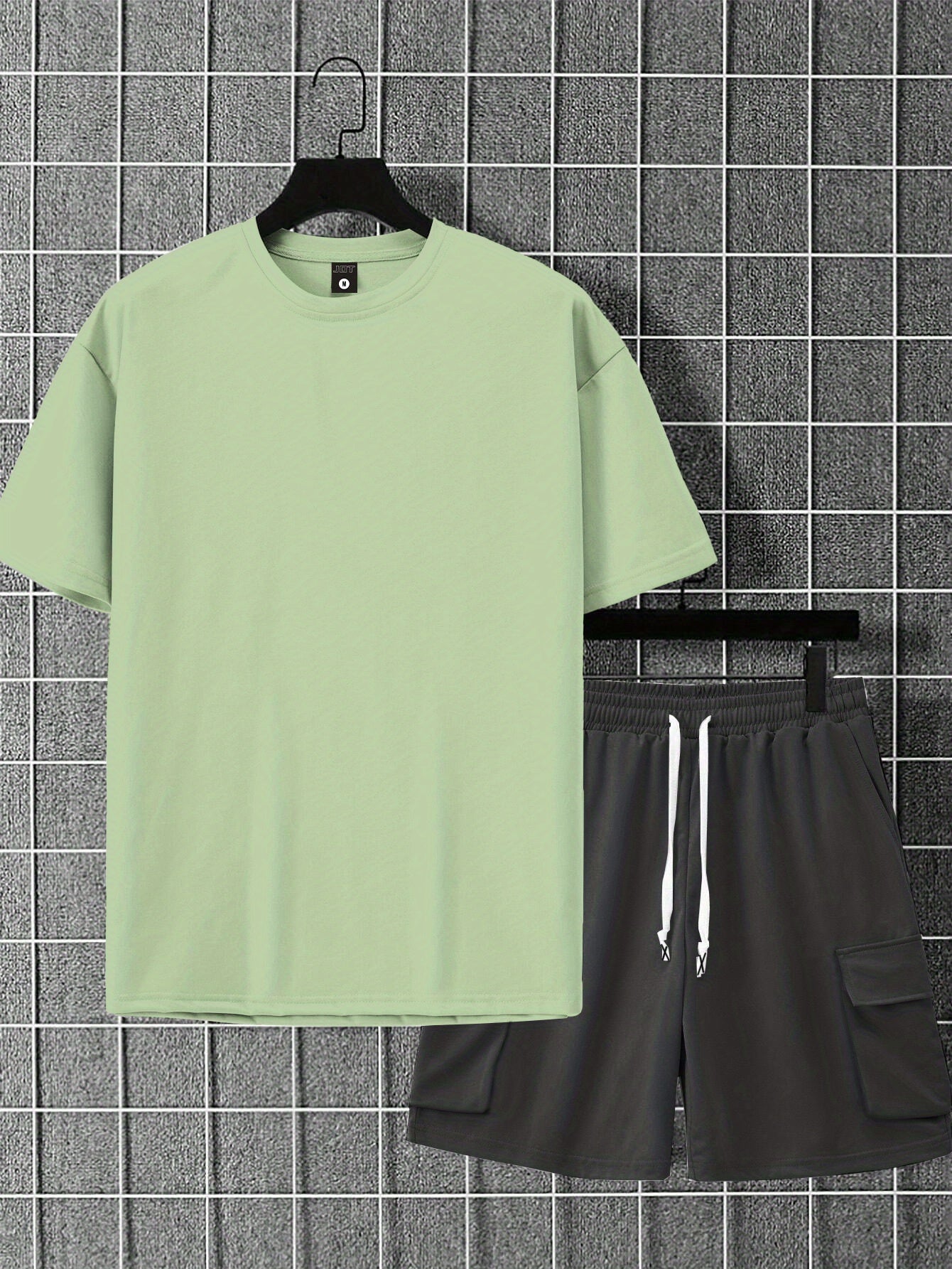 New Loose-Fitting Breathable Men'S Round Neck Short-Sleeved T-Shirt And Workwear Style Multi-Pocket Shorts Set Summer Leisure Sports Two-Piece Suit, Fashionable Sports Casual Versatile Tops And Pants for Men And Women