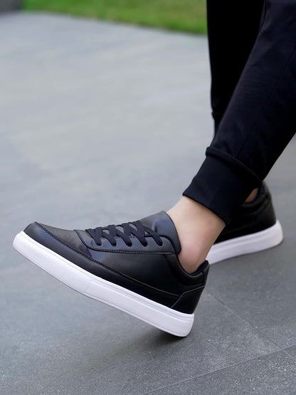 Lightweight Solid Skate Shoes - Men's Low Top Comfy Non Slip Casual Shoes - All Seasons Outdoor Walking Jogging Business Trip