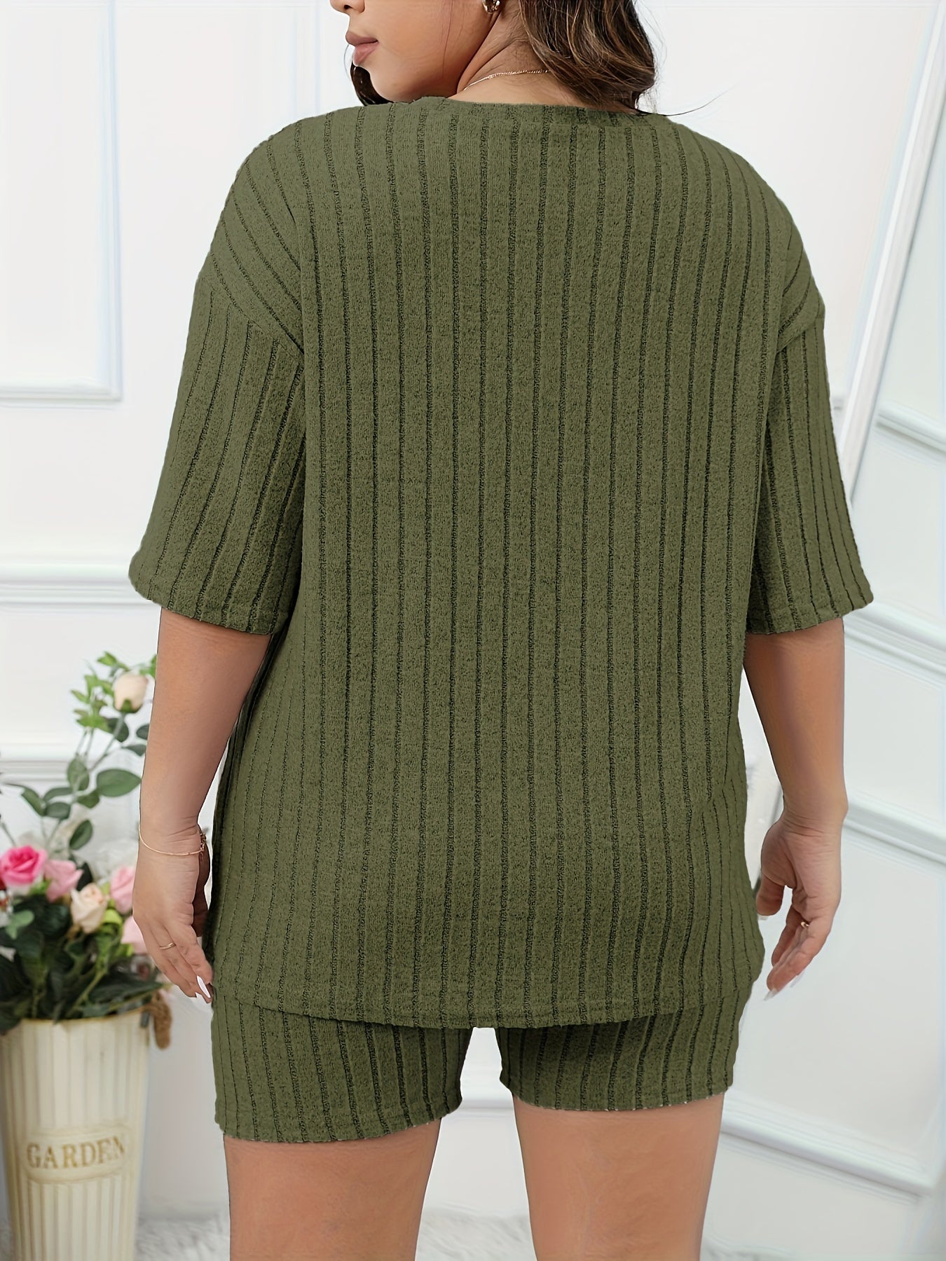 Women's Casual Lounge Set, Plus Size Solid Ribbed Short Sleeve Round Neck Top & Shorts Pajamas 2 Piece Set