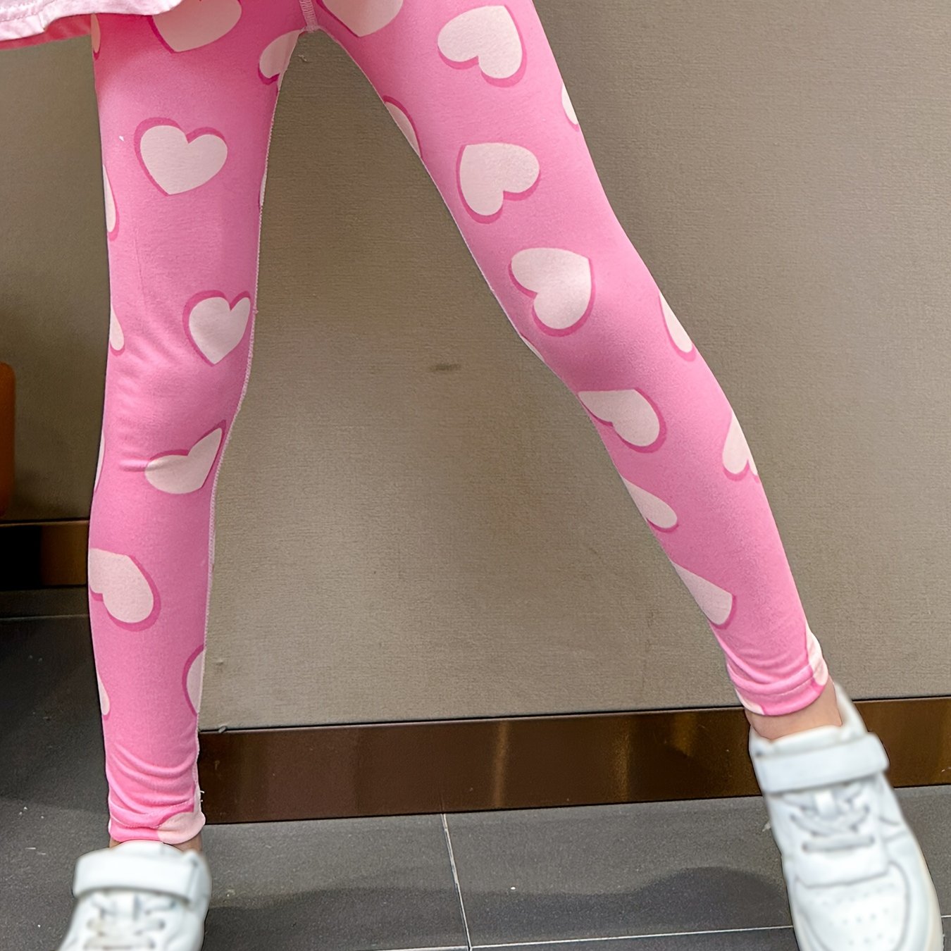 1pc Stretchy & Slim Girls' Pink Heart Donut Pattern Leggings - Soft Polyester/Elastane Blend, Non-See-Through, Perfect for Spring/Summer/Fall Outdoor Activities & Sister Bonding Time