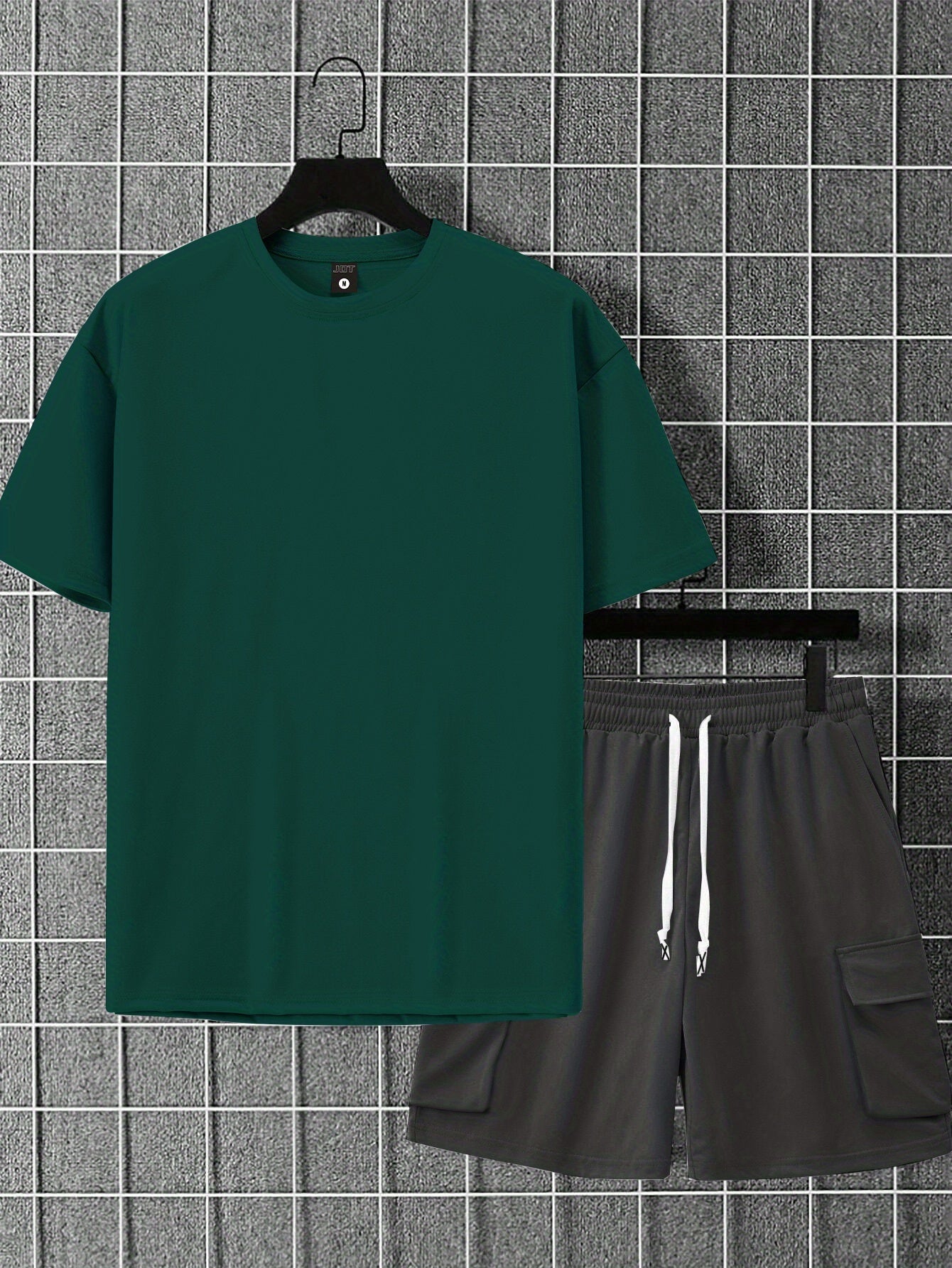 New Loose-Fitting Breathable Men'S Round Neck Short-Sleeved T-Shirt And Workwear Style Multi-Pocket Shorts Set Summer Leisure Sports Two-Piece Suit, Fashionable Sports Casual Versatile Tops And Pants for Men And Women