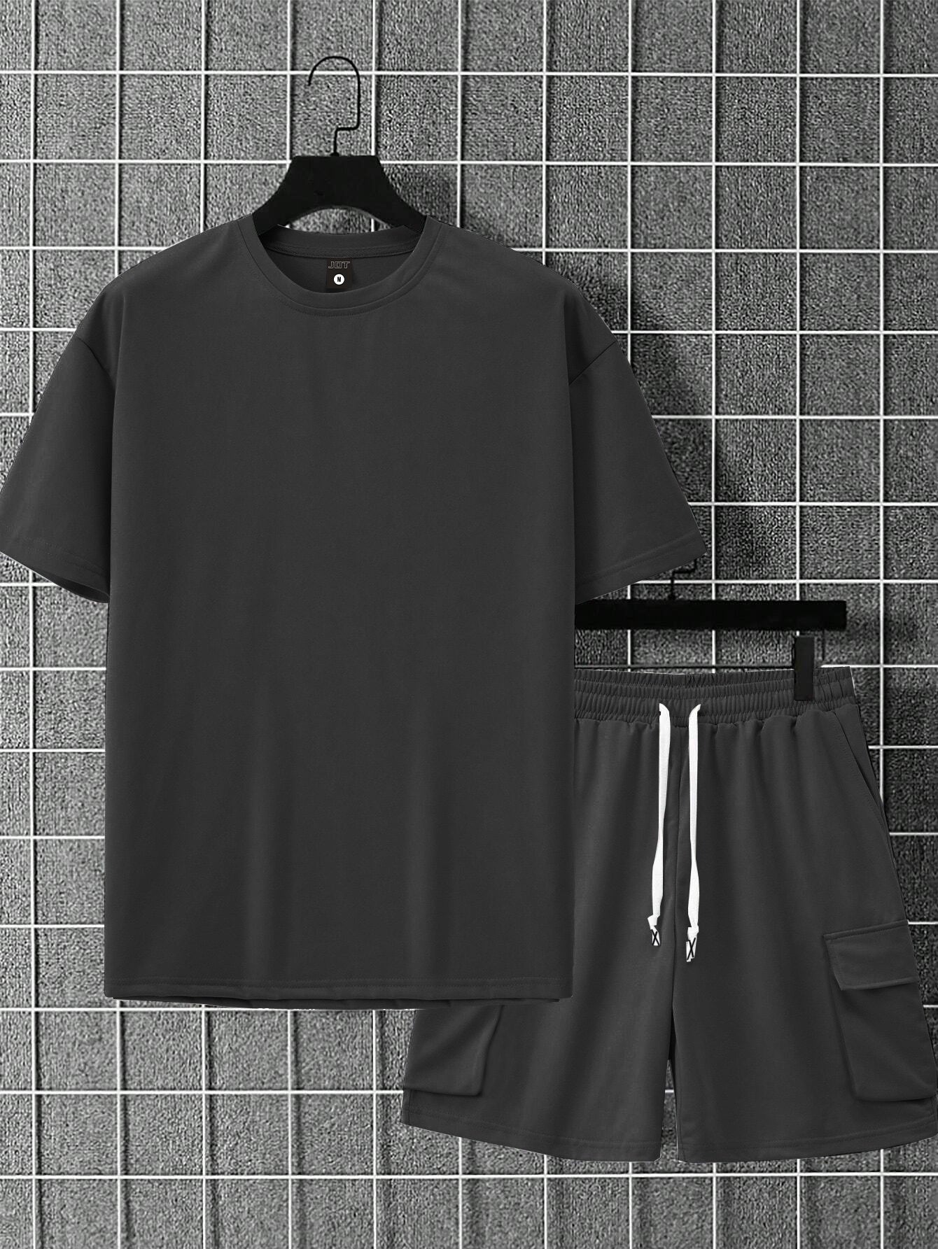 New Loose-Fitting Breathable Men'S Round Neck Short-Sleeved T-Shirt And Workwear Style Multi-Pocket Shorts Set Summer Leisure Sports Two-Piece Suit, Fashionable Sports Casual Versatile Tops And Pants for Men And Women