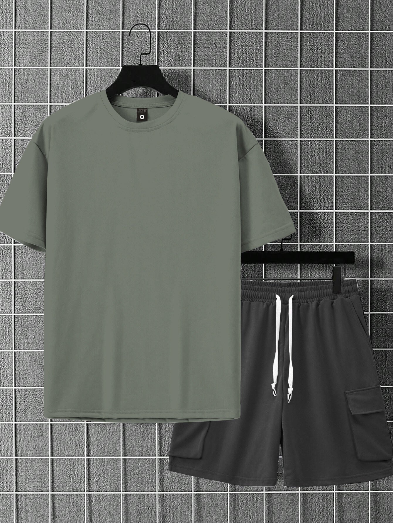 New Loose-Fitting Breathable Men'S Round Neck Short-Sleeved T-Shirt And Workwear Style Multi-Pocket Shorts Set Summer Leisure Sports Two-Piece Suit, Fashionable Sports Casual Versatile Tops And Pants for Men And Women