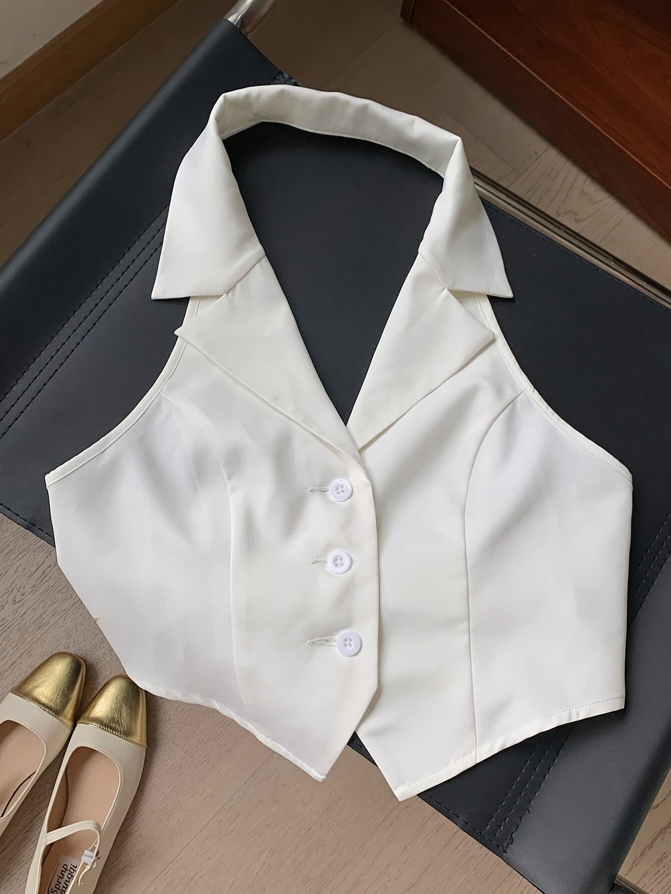 Women'S Sleeveless Button-Up Crop Top - Chic White Collarless Vest with Front Placket, Perfect for Summer, Casual or Layered Outfits, Versatile Fashion Piece | Buttonup Crop Top | Elegant Design, Sleeveless Tops