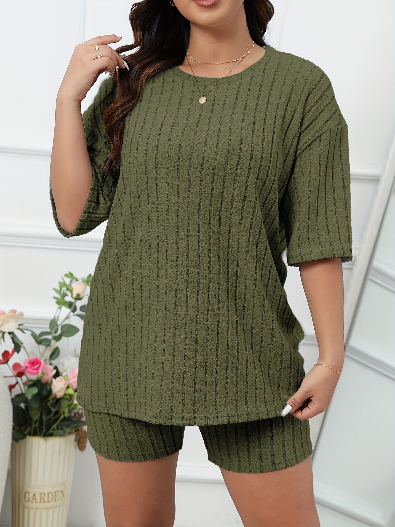 Women's Casual Lounge Set, Plus Size Solid Ribbed Short Sleeve Round Neck Top & Shorts Pajamas 2 Piece Set
