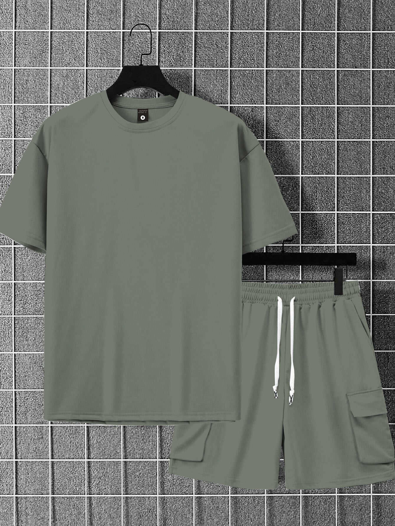 New Loose-Fitting Breathable Men'S Round Neck Short-Sleeved T-Shirt And Workwear Style Multi-Pocket Shorts Set Summer Leisure Sports Two-Piece Suit, Fashionable Sports Casual Versatile Tops And Pants for Men And Women