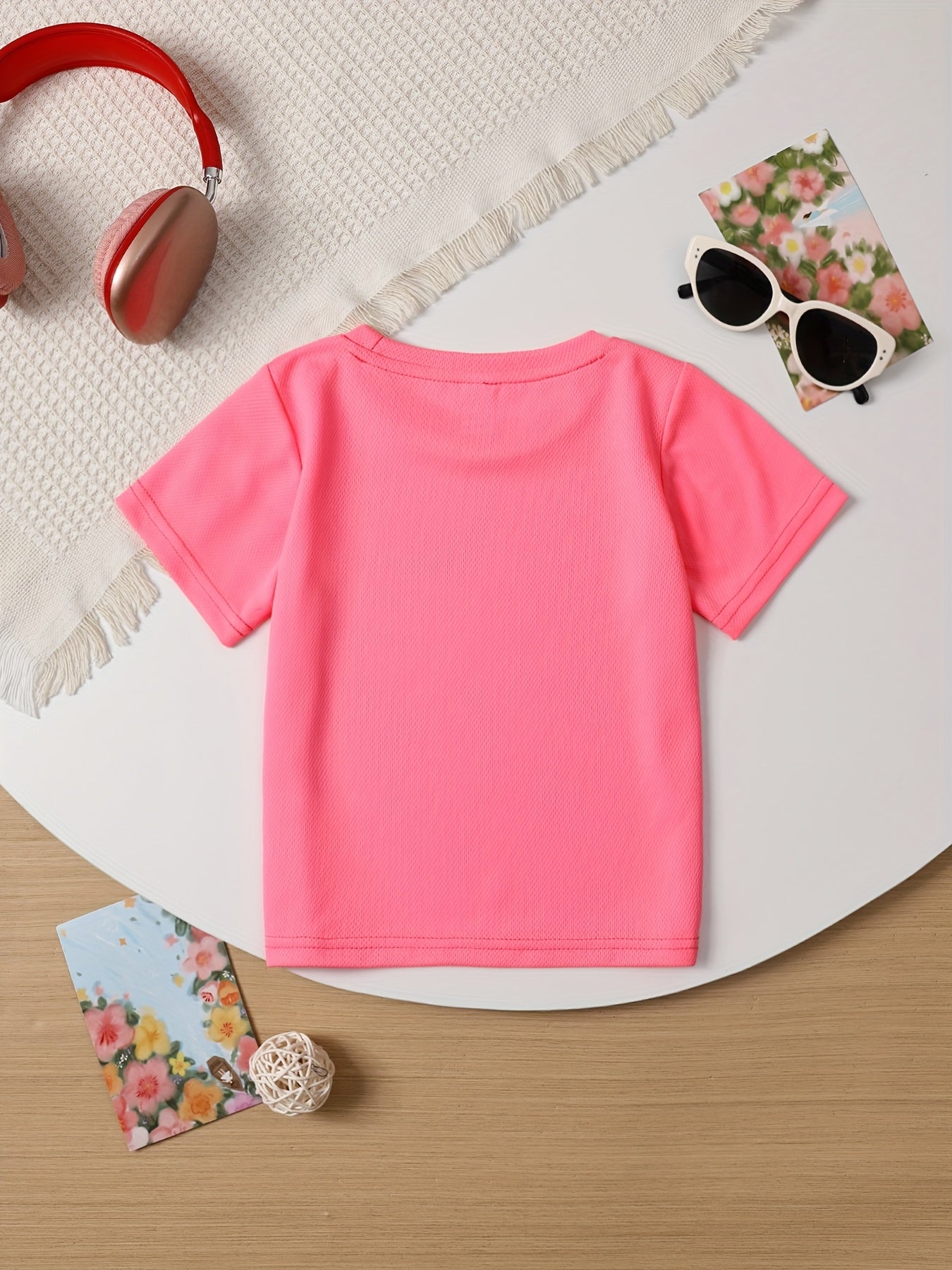 Girls' White Short Sleeve T-Shirt with Neon Green Cartoon Bear Zipper Pocket Design - Cute Streetwear Top for Spring Summer Fall, Soft Knit Round Neck Casual Playwear, Shirts for Girls, Playful Outfit, Comfortable Fit, Durabl