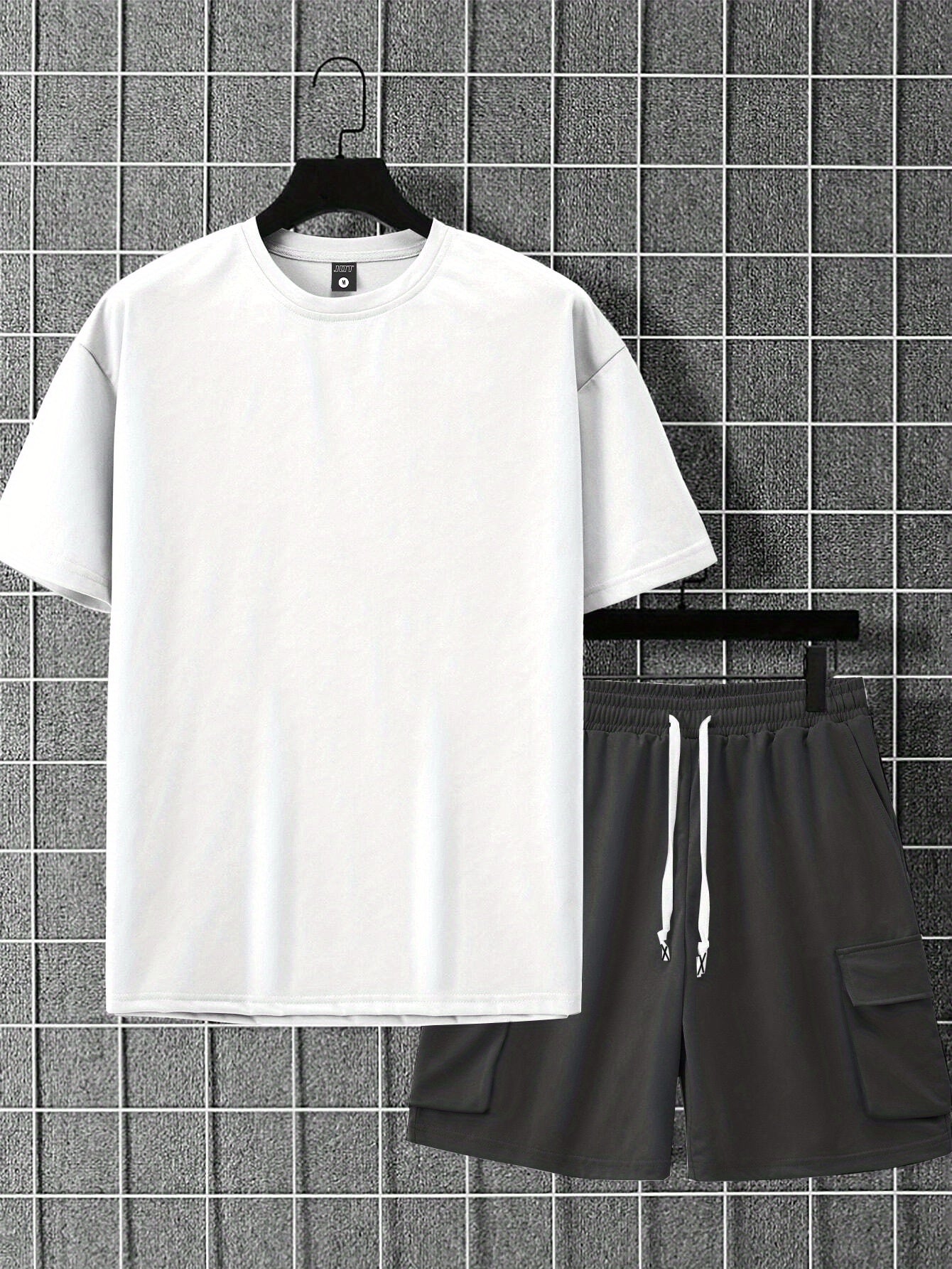 New Loose-Fitting Breathable Men'S Round Neck Short-Sleeved T-Shirt And Workwear Style Multi-Pocket Shorts Set Summer Leisure Sports Two-Piece Suit, Fashionable Sports Casual Versatile Tops And Pants for Men And Women