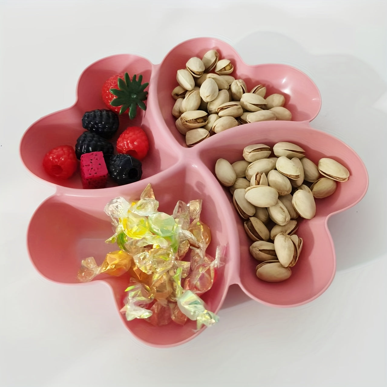 1 Heart-Shaped Food-Grade Plastic Divided Tray - Multi-Use Snack, Dessert, Fruit Serving Plate for Living Room and Coffee Table - Ideal for Parties, Weddings, and Coffee Shops, Coffee Table Decor | Modern Serving Tray | Durab