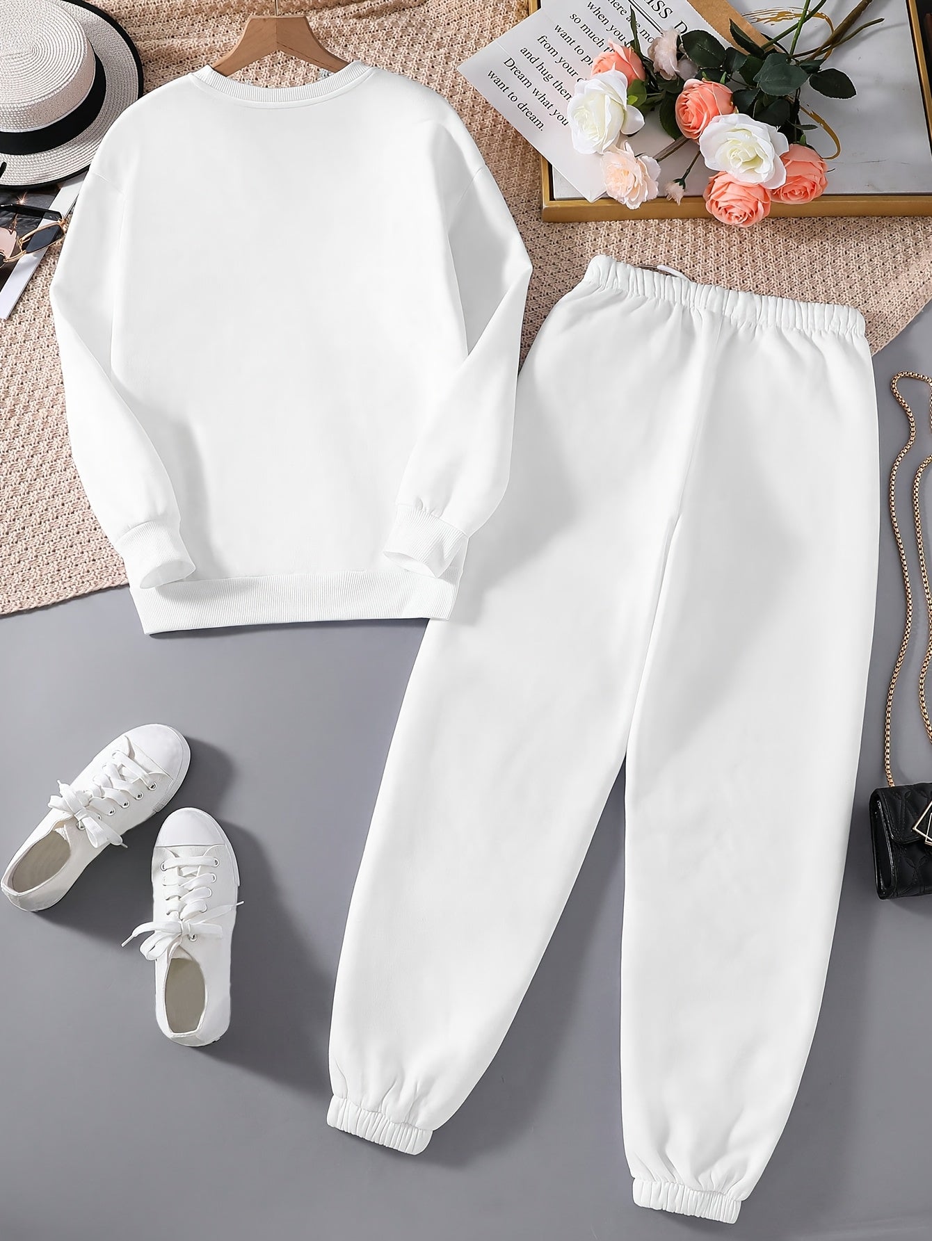 Targeted Autumn and Winter Fashion Print Two-Piece Set, Casual Long-Sleeve Fleece Pullover and Drawstring Jogger Pants Outfit for Women