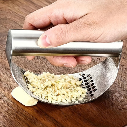 1pc Stainless Steel Garlic Rocker - Ergonomic Manual Garlic Mincer - Uncharged, Easy-Clean Garlic Crusher and Chopper for Kitchen Use