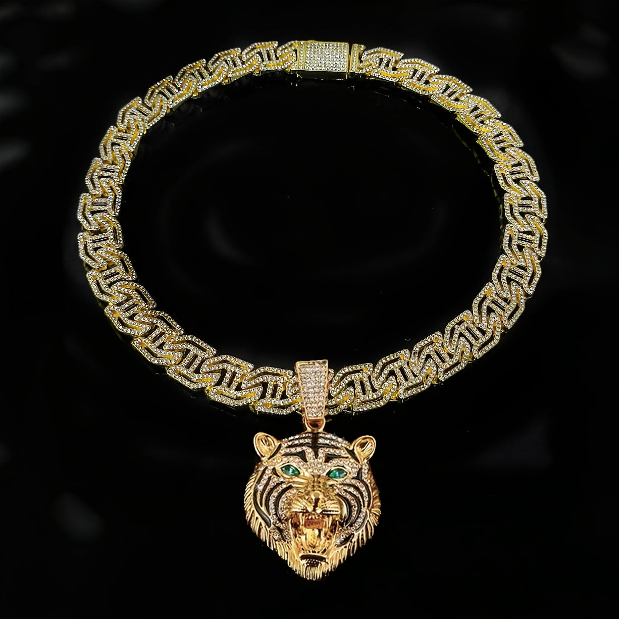 1pc Domineering Green Eyed Tiger Head Shaped Pendant, Paired with a 50.8 cm Rhinestone Cuban Necklace, Suitable for Daily Wear And Gift Giving for Men And Women